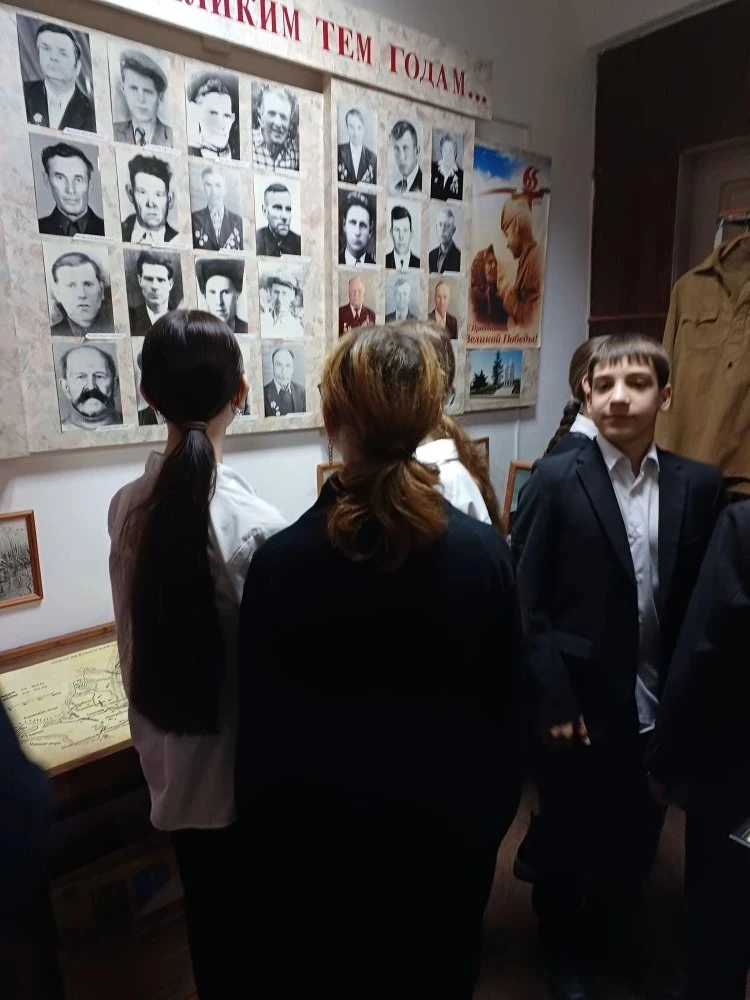 Учащиеся 7Б класса посетили музей Боевой славы и казачьего быта СДК "Прикубанский".