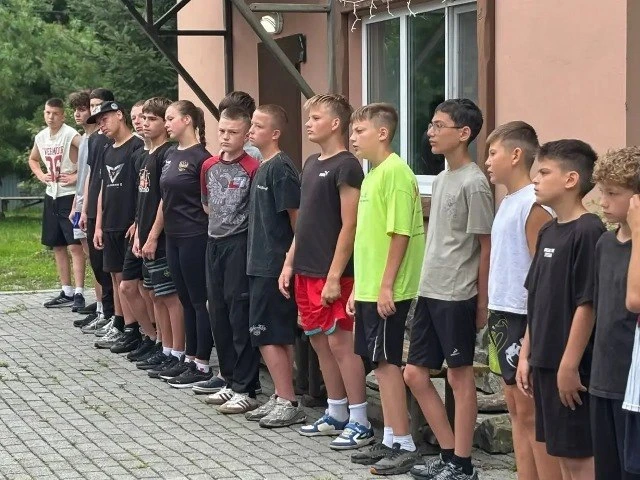 Юные кикбоксеры Приморья проходят спортивные сборы под Уссурийском

🥊 Более 40 спортсменов из Влади