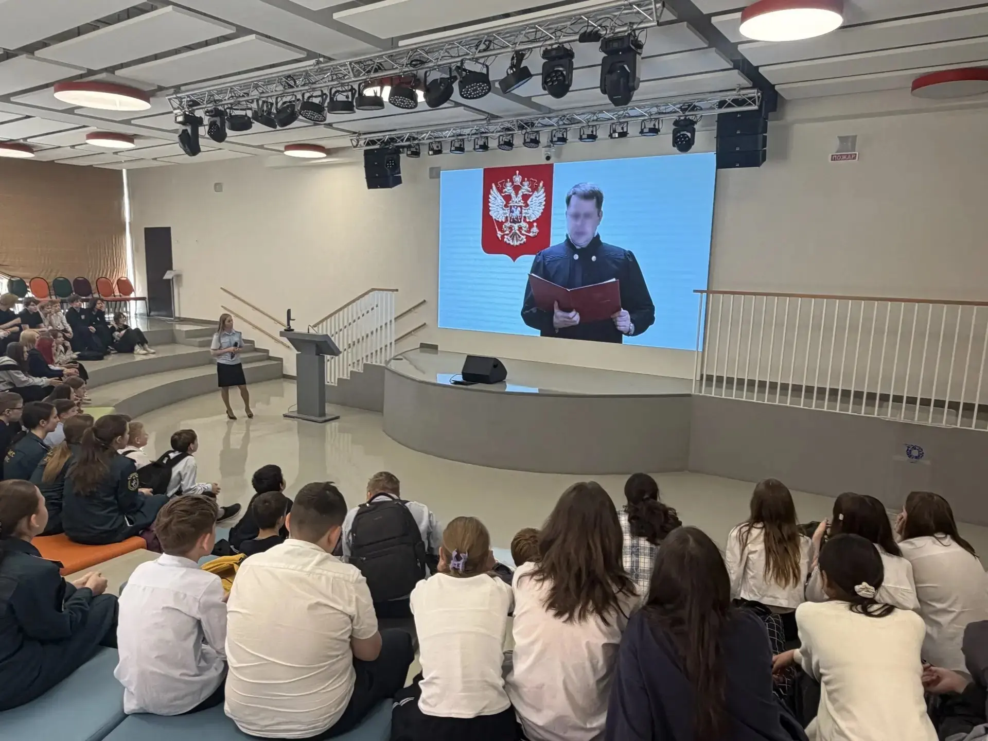 🚨 Профилактическое мероприятие по безопасности на транспорте: встреча школьников с представителями п