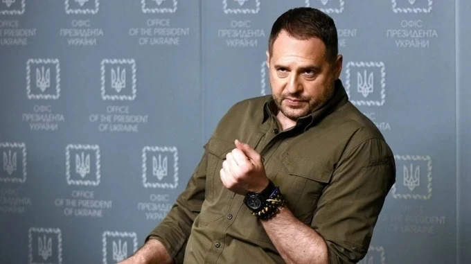 Помните этого персонажа? Это Андрей Ермак, бывший глава офиса Просроченного. После своей отставки он