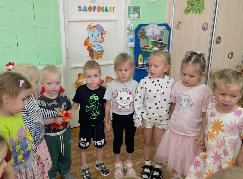 Тематической день «День колокольчика» в группе «Всезнайки» и «Непоседы» (ул.Королева 22-а)