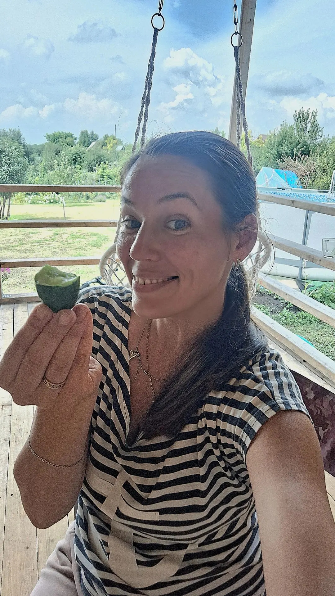Кто огурцы садит, тот их первый и ест!🥒