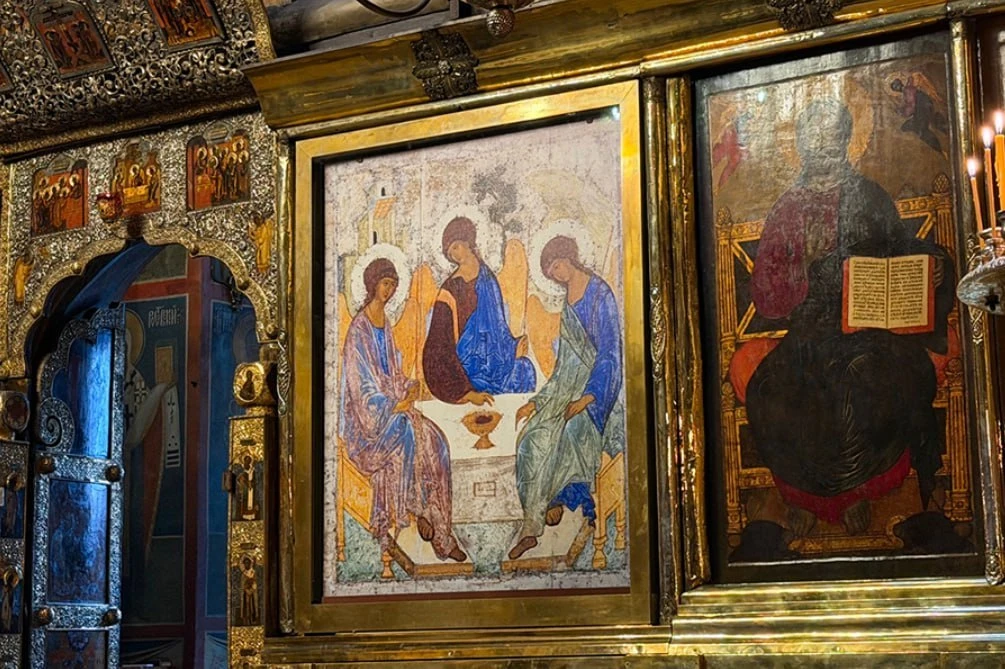Икону «Святая Троица» вернули в Троице-Сергиевую лавру