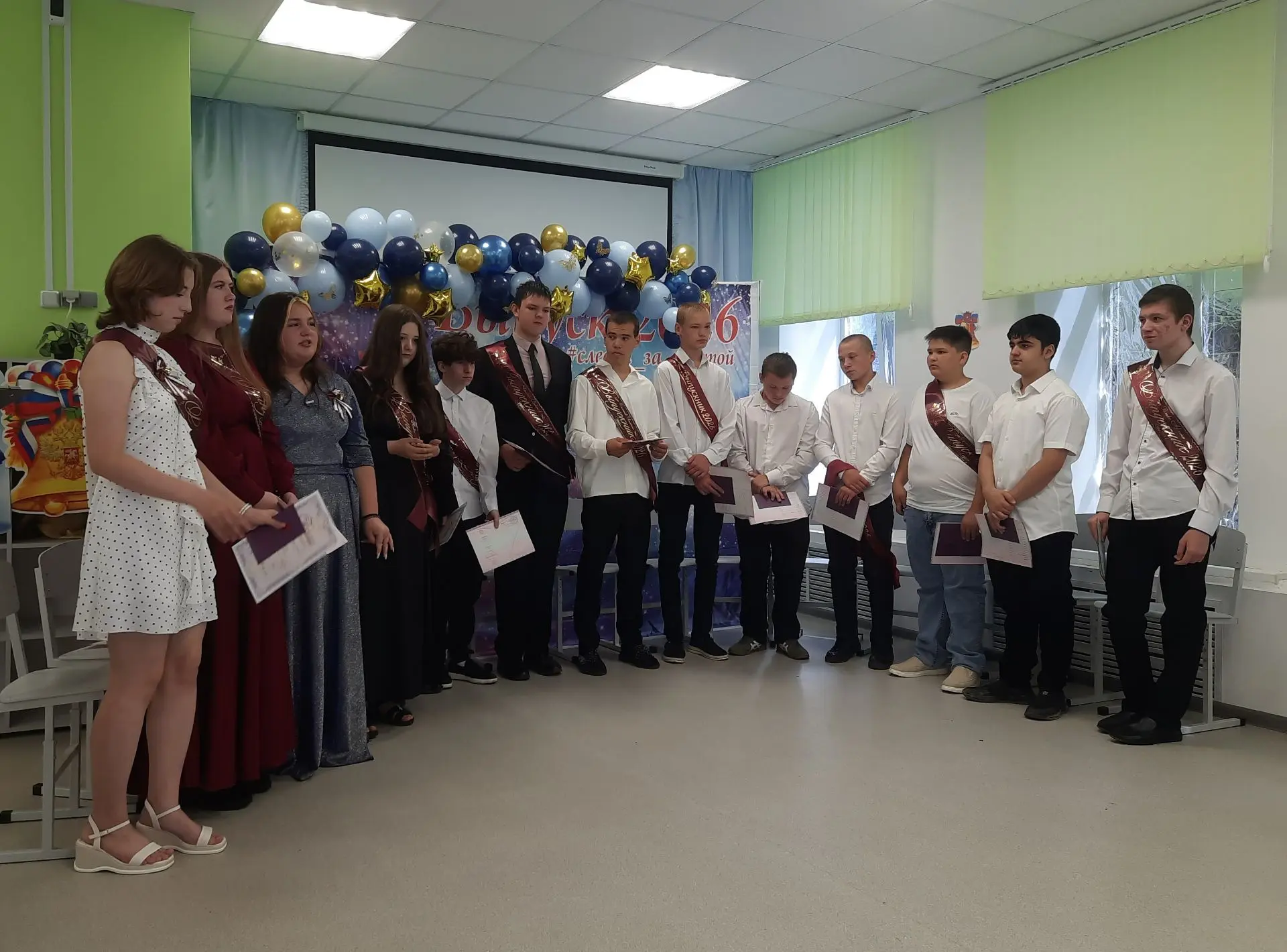 🎓 Выпускной-2026: в добрый путь, девятиклассники!

27 июня в МАОУ «СОШ села Поповка» состоялся праз