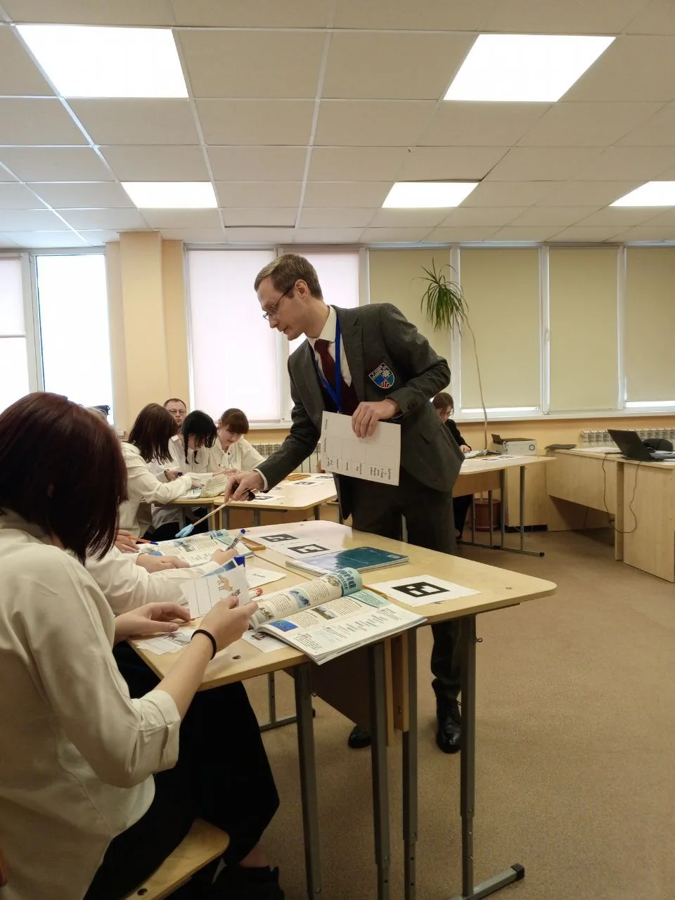 Швец Николай Александрович, учитель английского языка, принял участие в конкурсном испытании «Урок» 