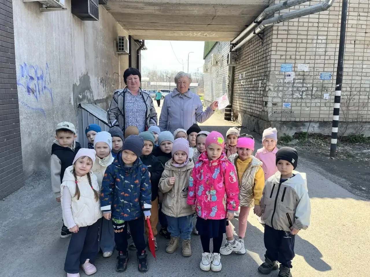 🕊️ Маленькие гонцы весны: акция «Мир. Труд. Май.»  В группе №4 прошла трогательная акция, приуроченн
