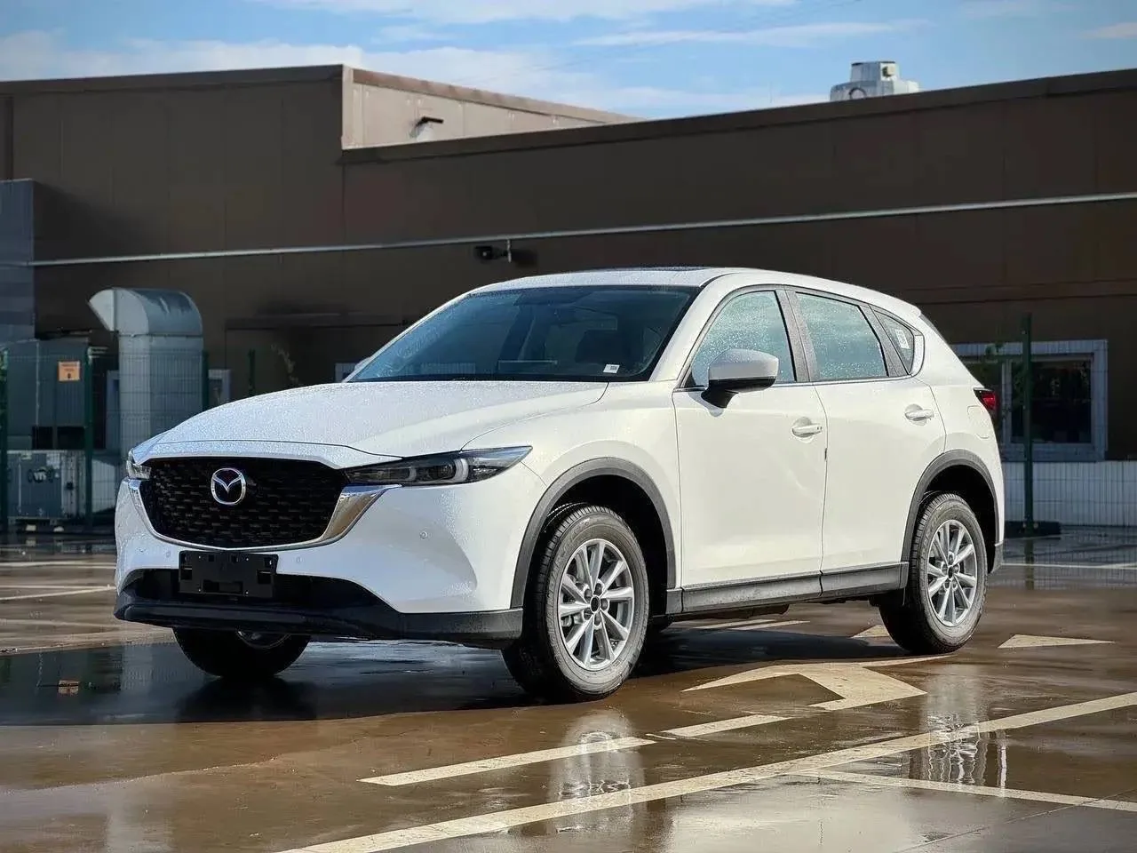 🚘MAZDA CX-5 

🗓 Год выпуска: 2026 НОВЫЙ АВТО 
🛞 Пробег: Без пробега!
⚙️ Двигатель: 2.0( бензин) 
