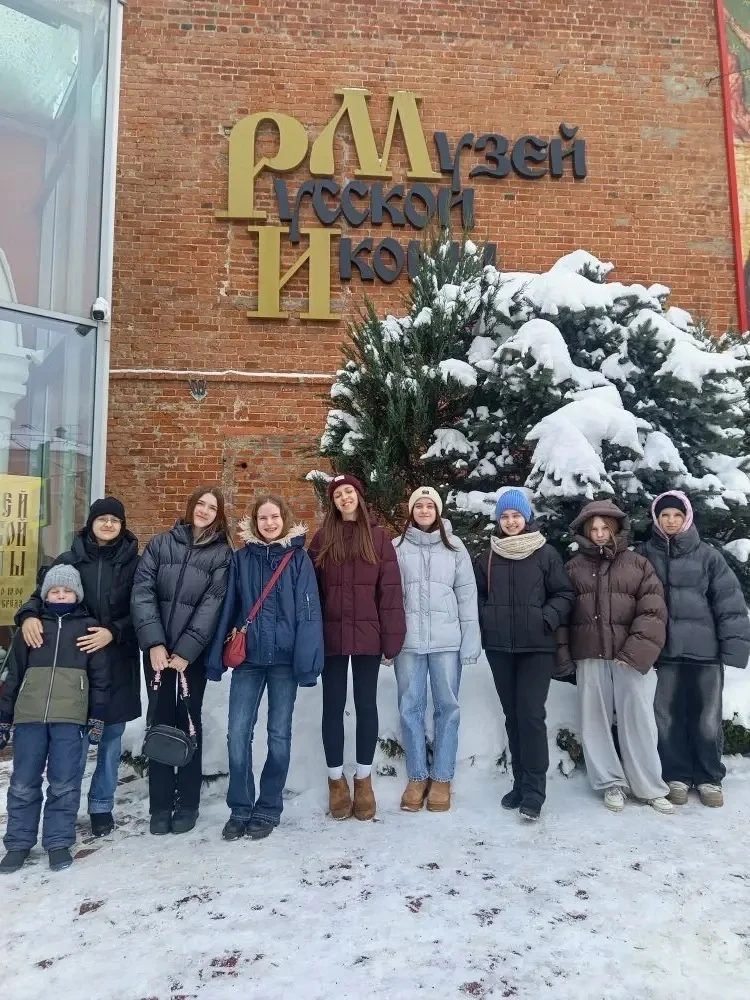 Каникулы подходят к концу, и уже завтра наши ребята снова отправятся в школу!   ☺️А пока мы хотим по