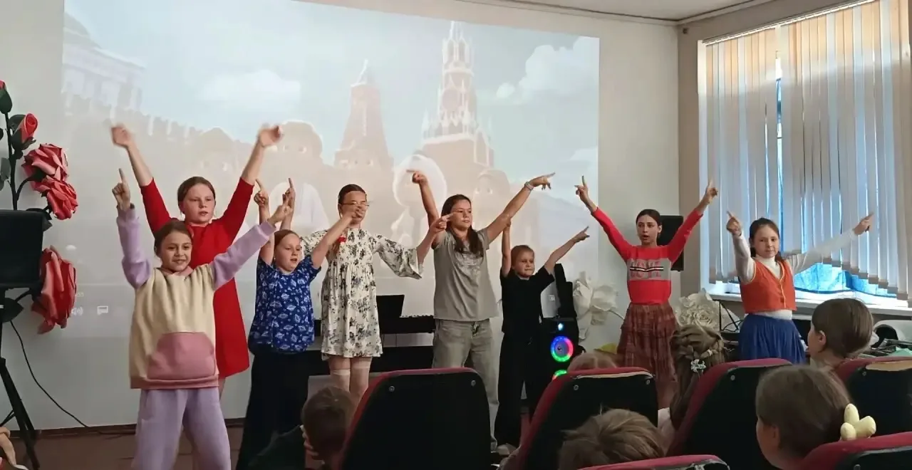 Вот и подошла к концу наша незабываемая смена в «Солнцевороте»! 🌞💛

Вот и подошла к концу яркая, н