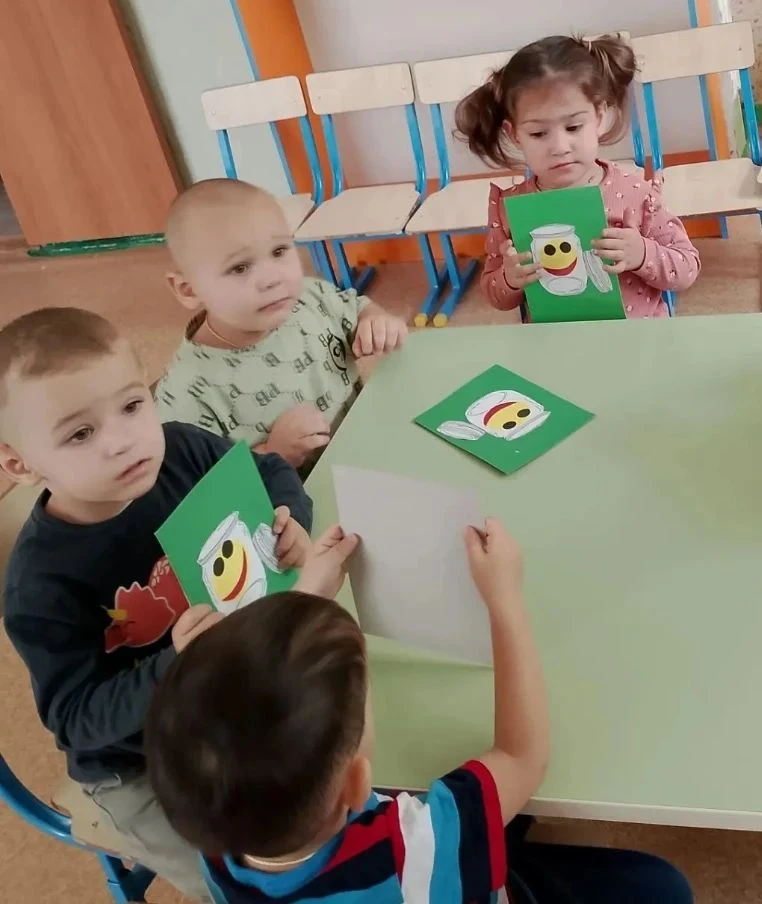 Счастье начинается с улыбки. Улыбнись!
