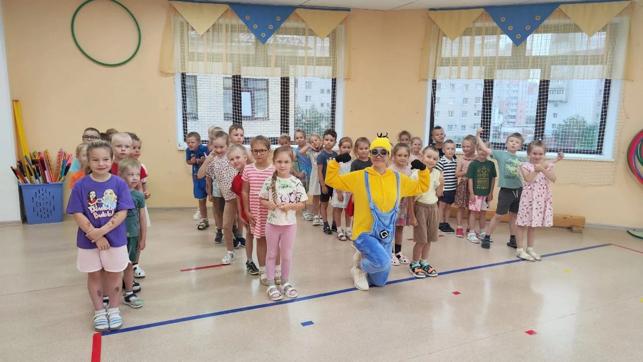 Прыгай, бегай, не скучай-
вместе ты с мячом играй!
Спортивную неделю в саду мы продолжаем.
Сегодня Д
