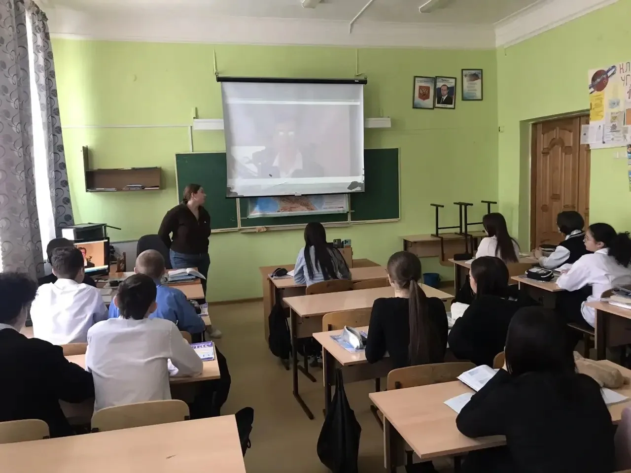 Патриотическое воспитание школьников: просмотр подкаста «Грани патриотизма»  Ученики нашей школы при