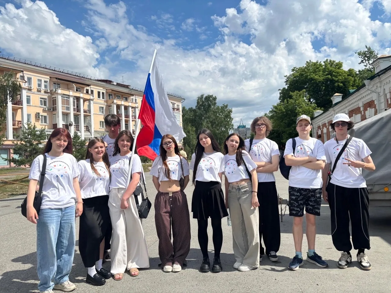 ⚡️Амбассадоры «Профессионалитета» стали частью большого праздника России!

Сегодня амбассадоры Федер