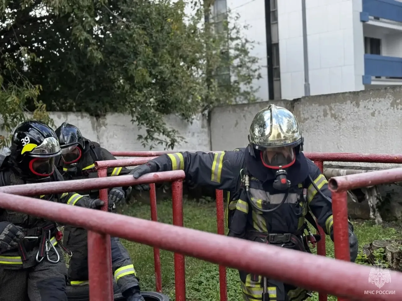 🔥 Огневая полоса психологической подготовки: пожарные оттачивают навыки в условиях, пр...