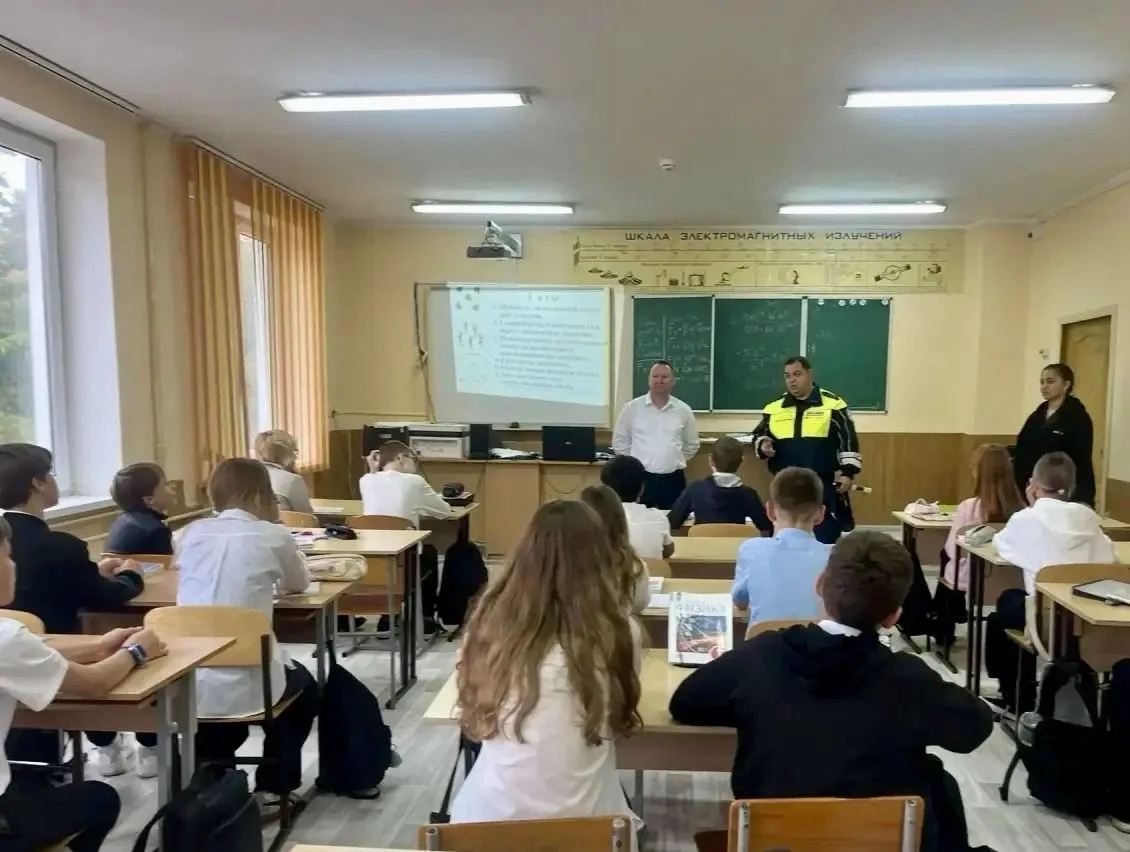 Член Севастопольского РО ВООВ «БОЕВОЕ БРАТСТВО», депутат Ленинского муниципального окру...