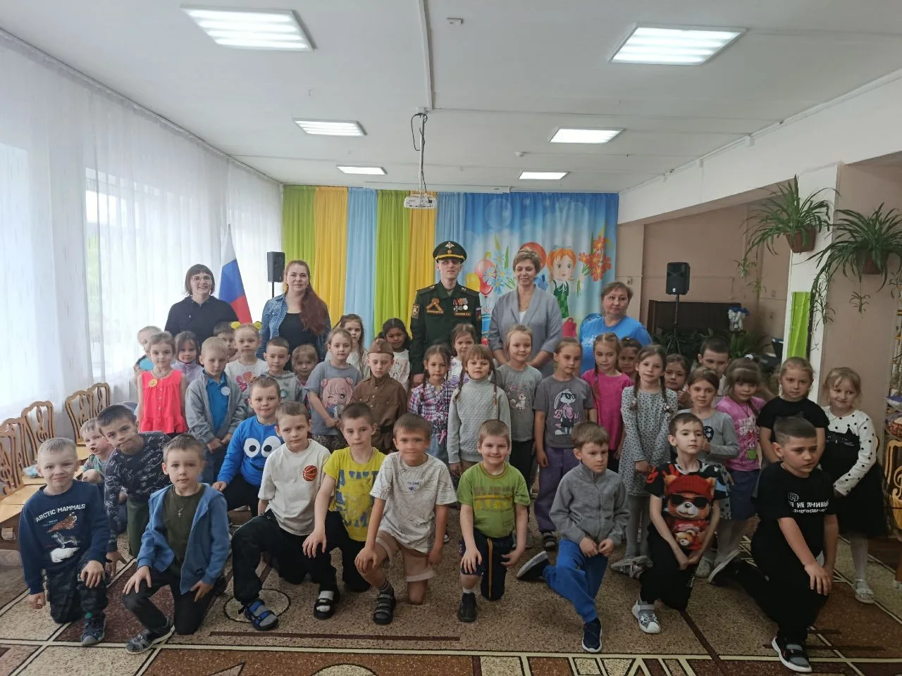 На днях наш детский сад с радостью посетил участник специальной военной операции Серафим Макаров. Эт