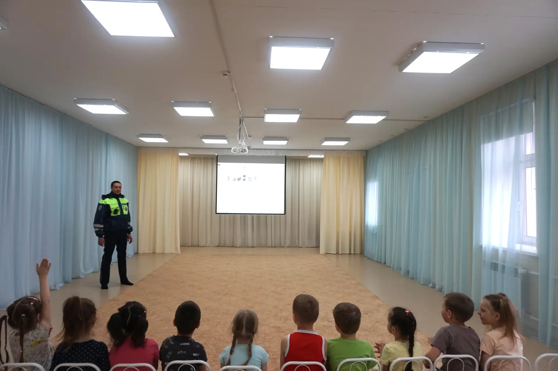 ✅ В гости к нам приходил Максим Сергеевич Мельников, инспектор ДПС МО МВД России «Параб...