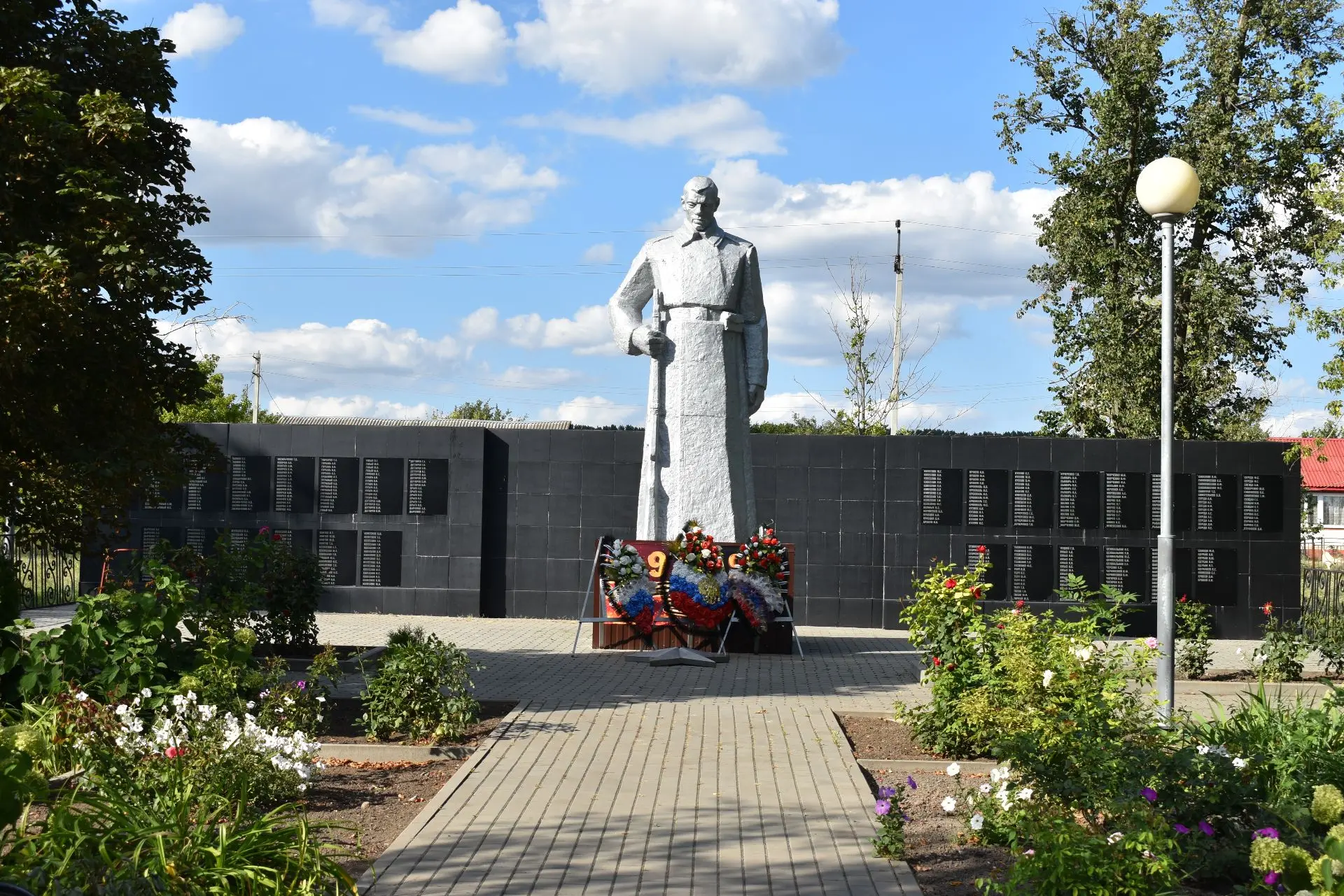 За звание самого красивого села Воронежской области поборются слобода Копаная 1-я и хут...