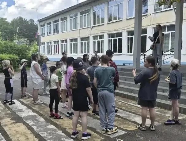 4 июня творческий  десант Дома культуры «Ямкино» высадился в пришкольном лагере д.Пятково,где  прове