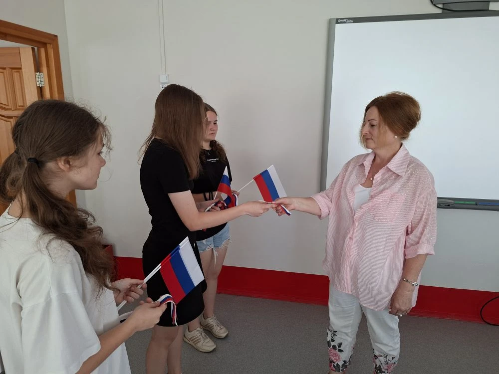 💫РОДИНОЙ ГОРЖУСЬ!💫

В рамках Всероссийской акции «Родиной горжусь», посвященной Дню России, активи