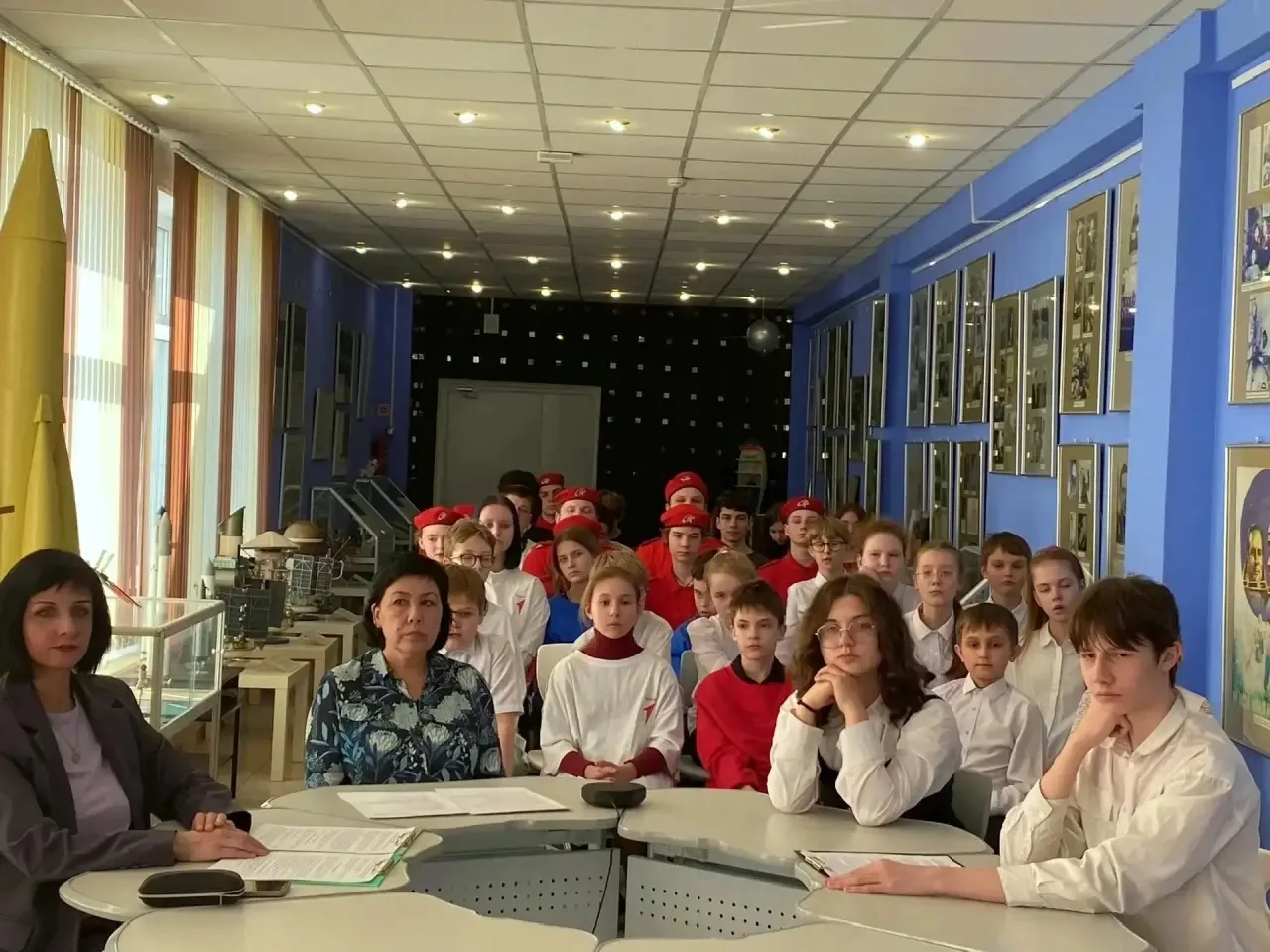 Телемост «Космическое ДНК: от легендарных цехов до музейных залов»  🚀Наша школа присоединилась к про
