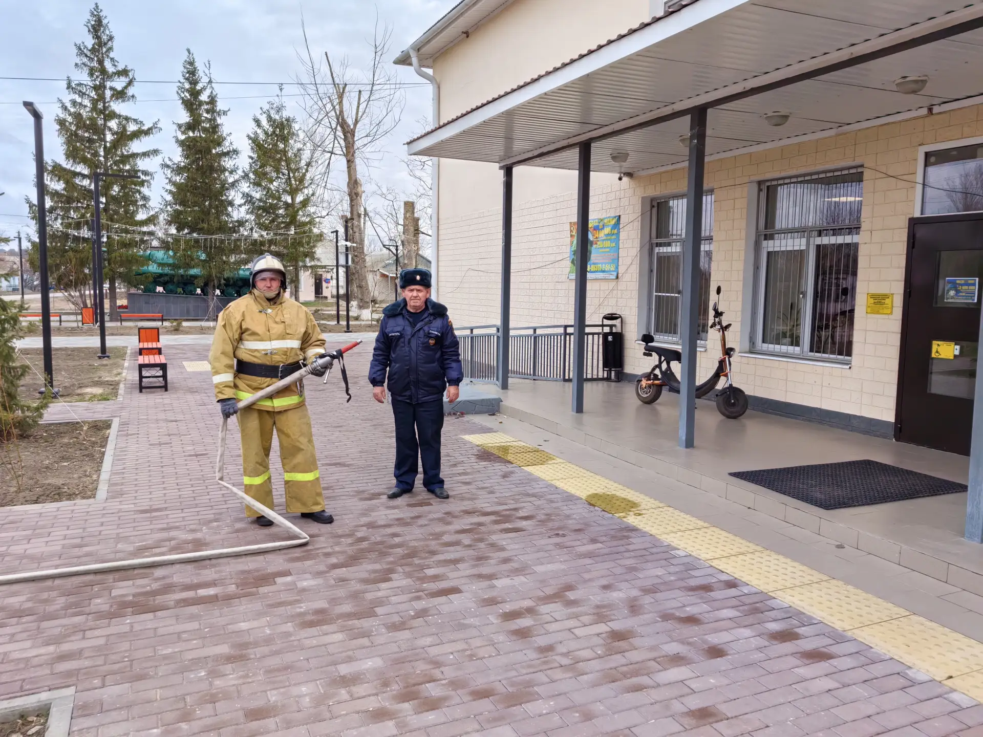 🚒Работники Противопожарной службы Ростовской области регулярно проводят пожарно-тактич...