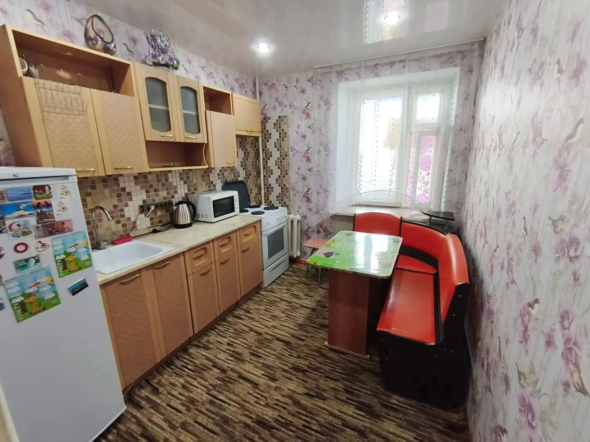Сдаю 1 квартиру 11 Мкр. 1, 8/9 этаж. Мебель, техника. Можно с животным! 20000 всё включ...