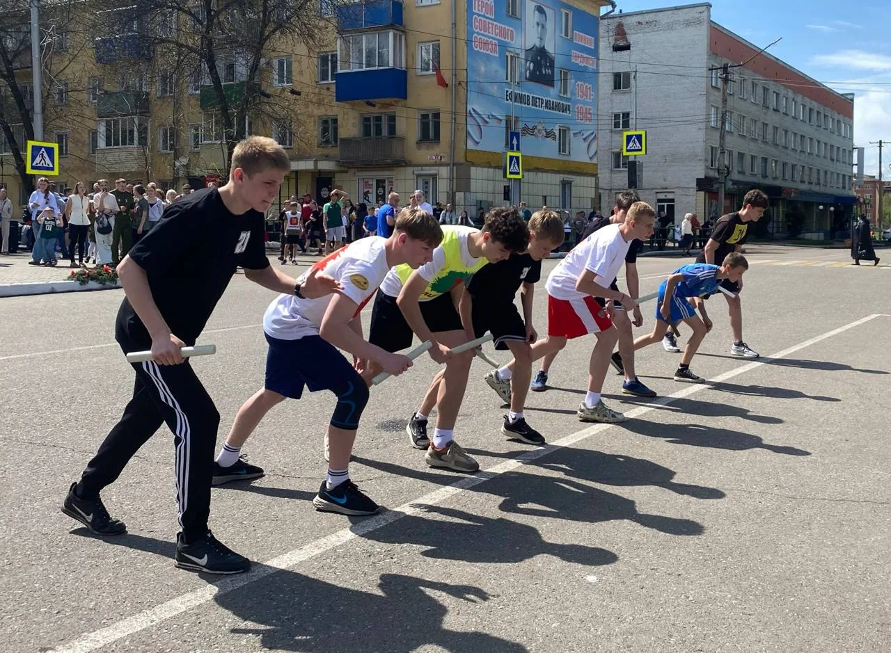 Сегодня в нашем городе прошла легкоатлетическая эстафета, посвященная 81-й годовщине Победы в Велико