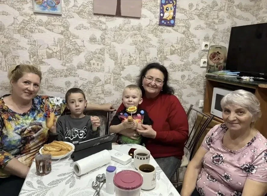 Сегодня в нашем фоточеллендже — особенные кадры, наполненные домашним теплом: семья Наз...
