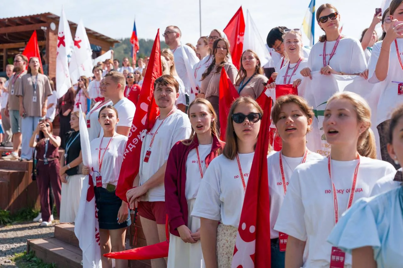 Каждый день они выбирают заботу о здоровье тысяч людей!
