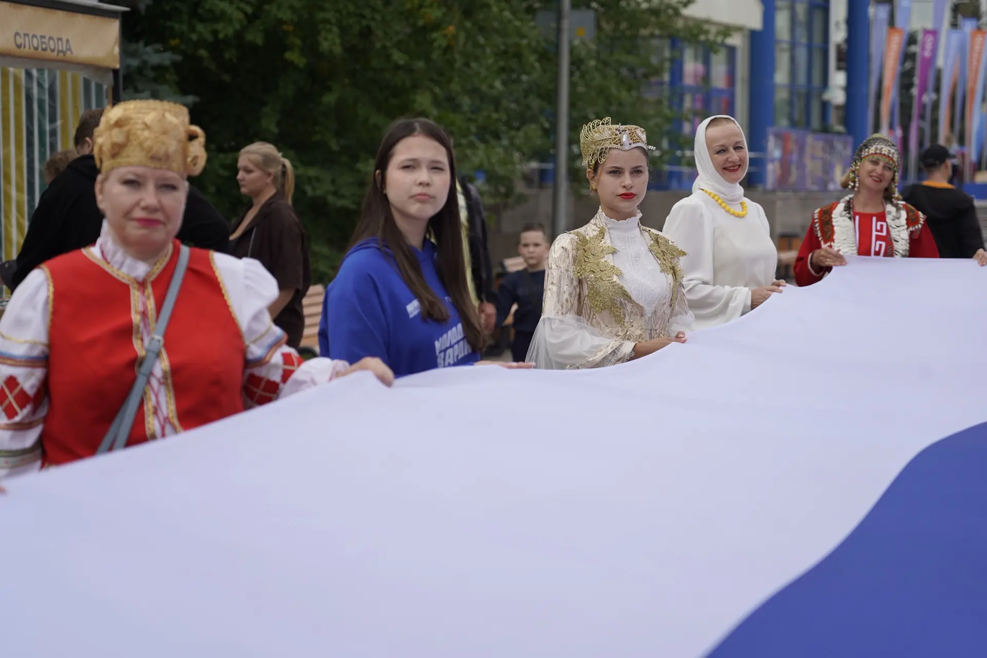 🇷🇺 В День Государственного флага Российской Федерации на VI Областном фестивале нацио...