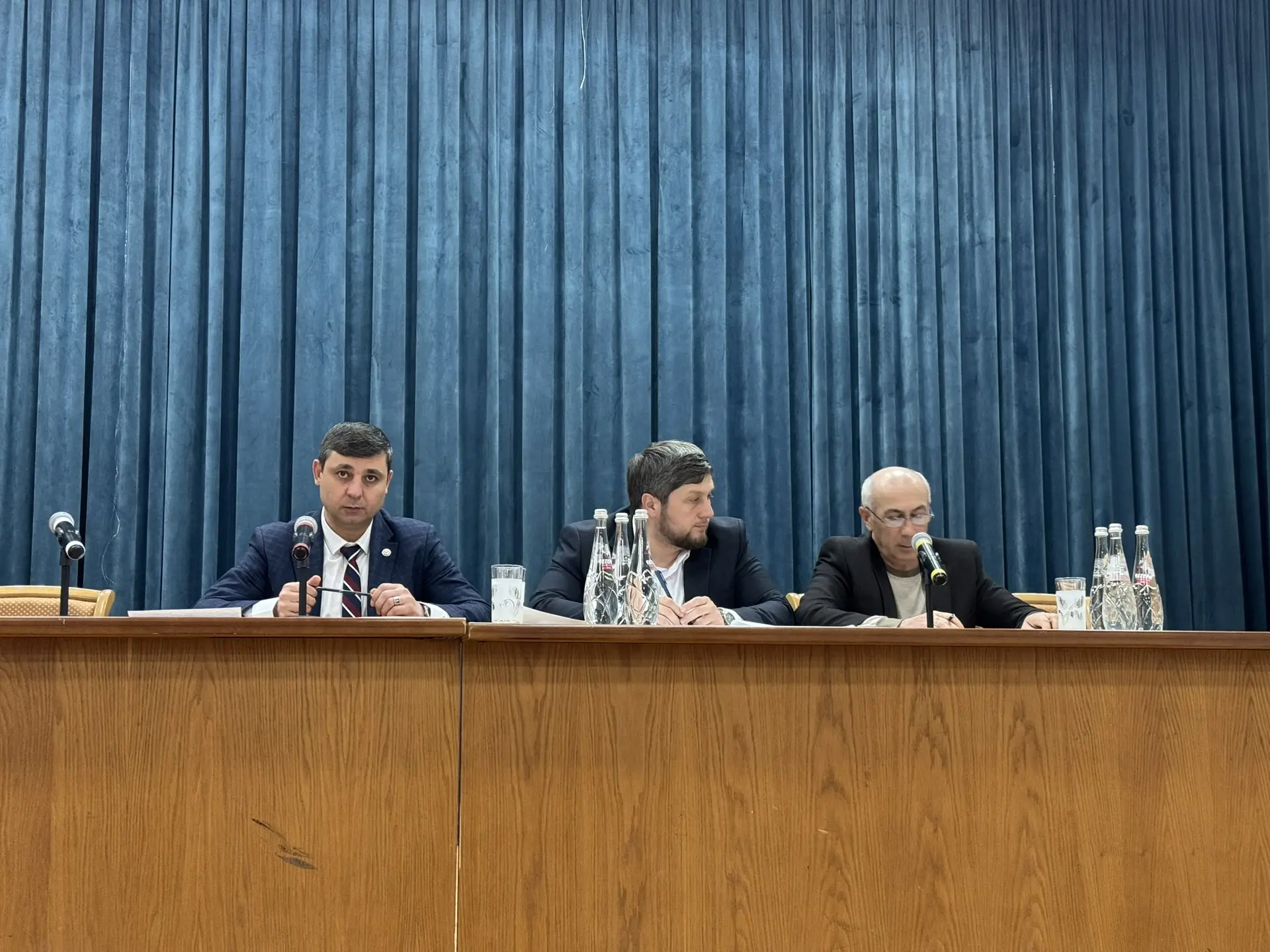 🔹В администрации Буйнакского района прошло совещание под председательством врип главы ...