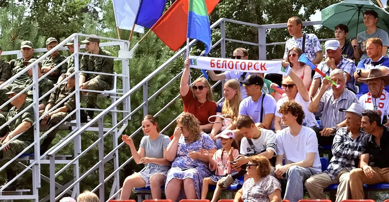 Сегодня наши («Темп», Белогорск) на стадионе «Амурсельмаш» разгромили «Динамо» (Благове...