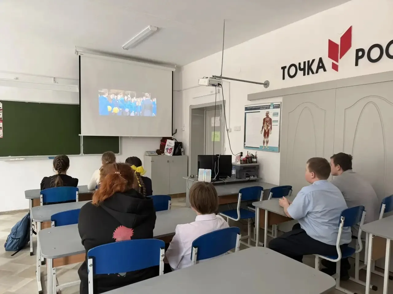 🎖️ В преддверии Дня Победы ученики 6 В класса провели серию патриотических мероприятий!