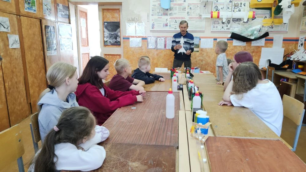 🌼 Сегодня ребята под руководством  Путилина  Эдуарда Анатольевича создали свой первый ...