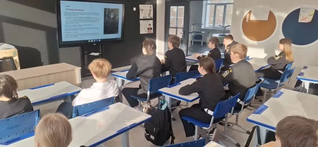🌷7 «В» класс посетил занятие, посвященное Международному женскому дню — 8 марта!   Этот день не толь