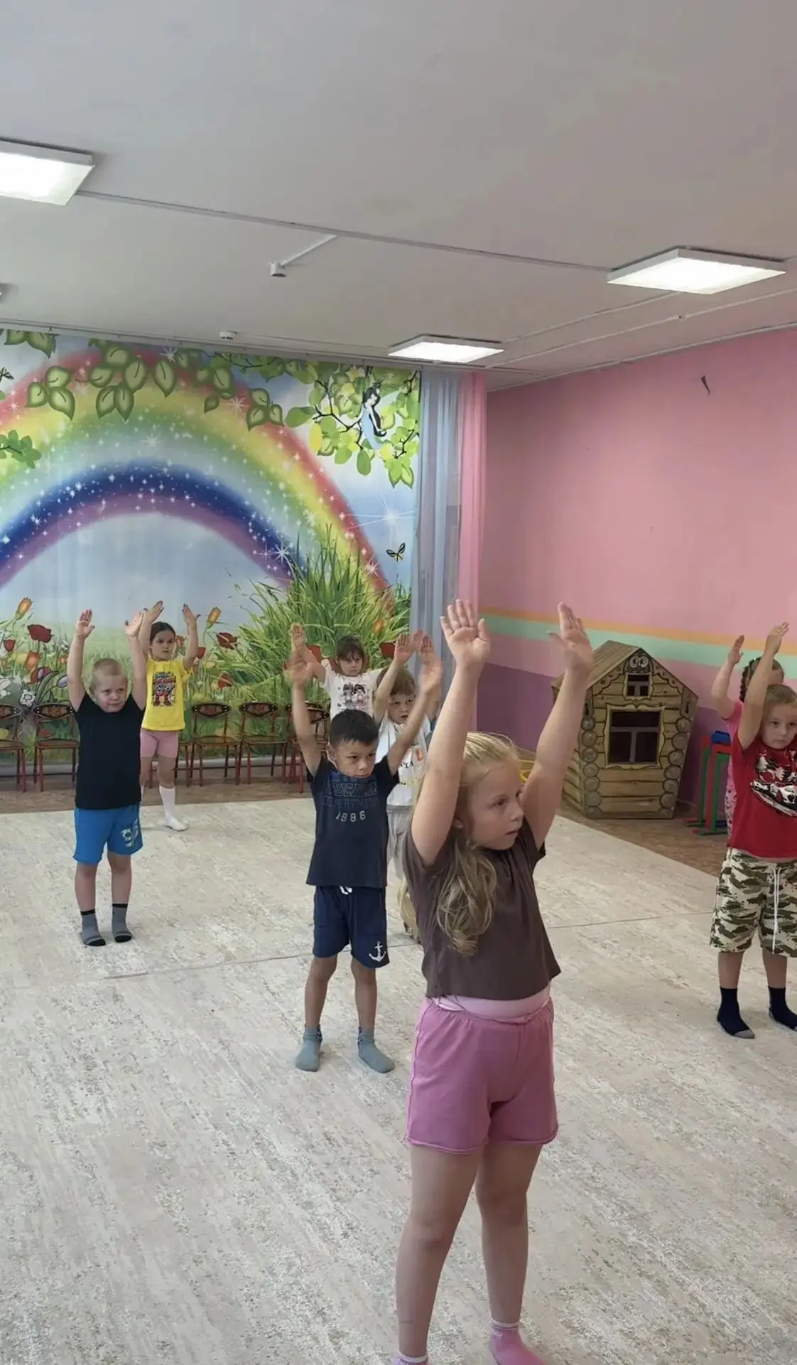 День здоровья в нашем детском саду начался с утренней гимнастики и детских улыбок! В те...