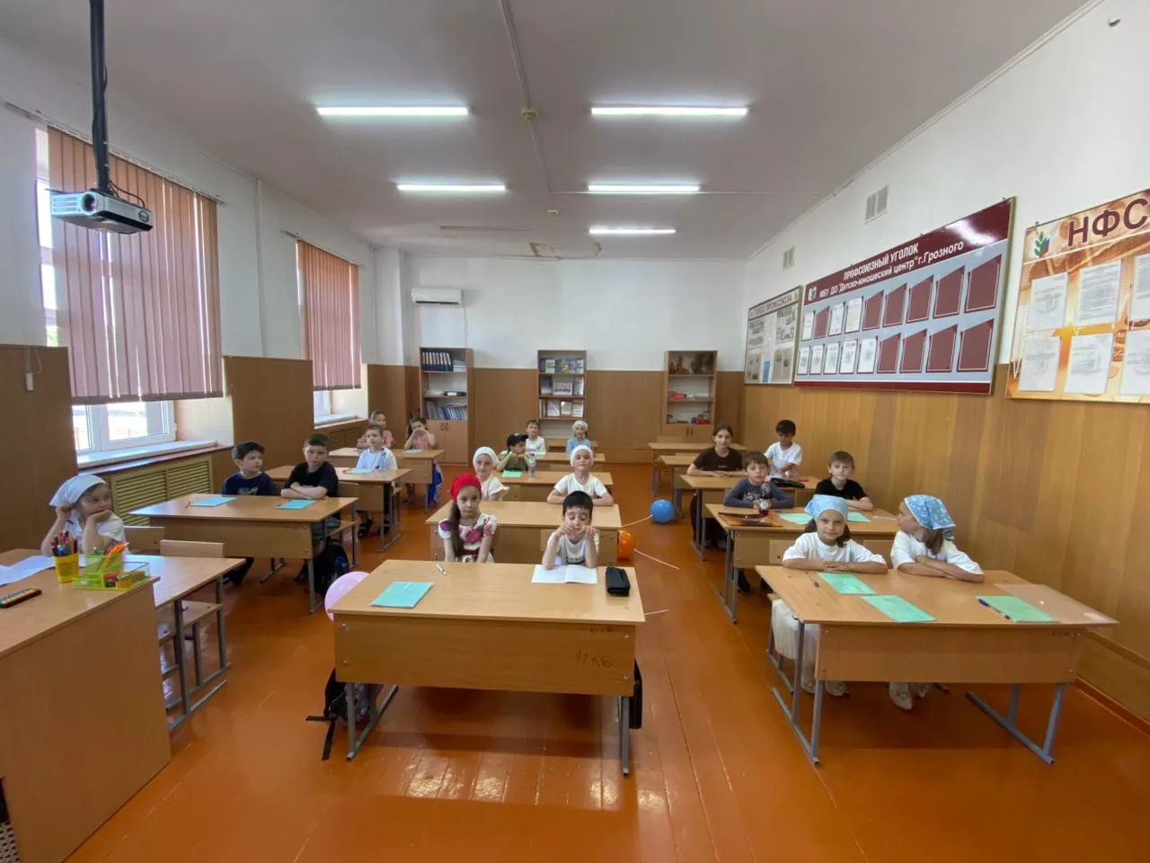 Лето — это не только время отдыха, но и время новых открытий!

В нашей летней школе стартовали занят