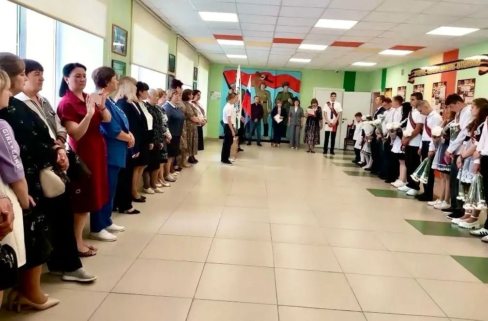 Последний звонок в Бобравской средней школе: трогательно, красиво, навсегда в памяти