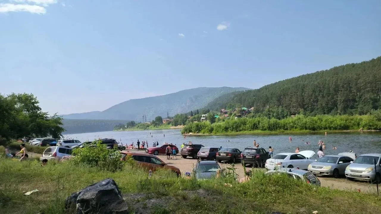 ⚡️ На пляже в Усть-Мане установили шлагбаум

Теперь машины не смогут подъезжать прямо к воде — проез