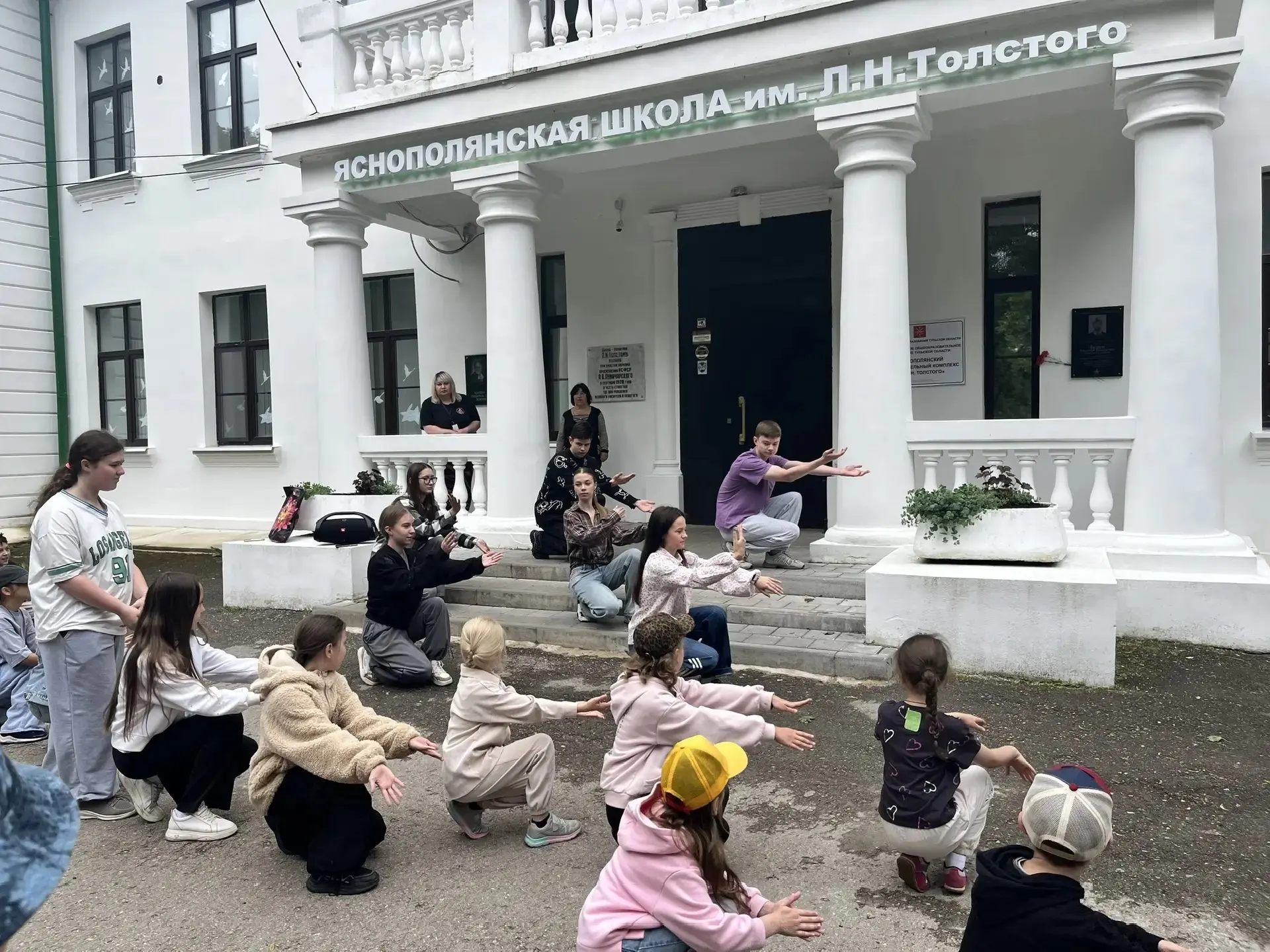 😉Крокодилы, химия, музыка и киберспорт
 
✨В школьном лагере ребят ждала командная игра «Крокодил» п