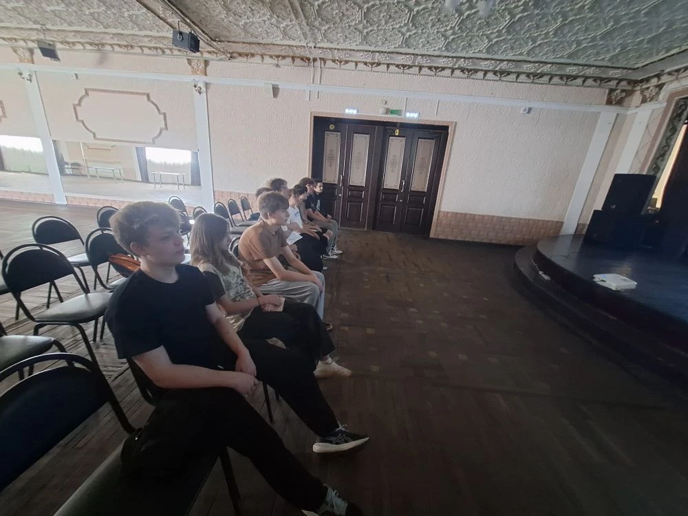 🇷🇺🇷🇺🇷🇺Наш отряд ЛТО недавно посетил Дом Культуры «Волга», где принял участие в важном и актуал