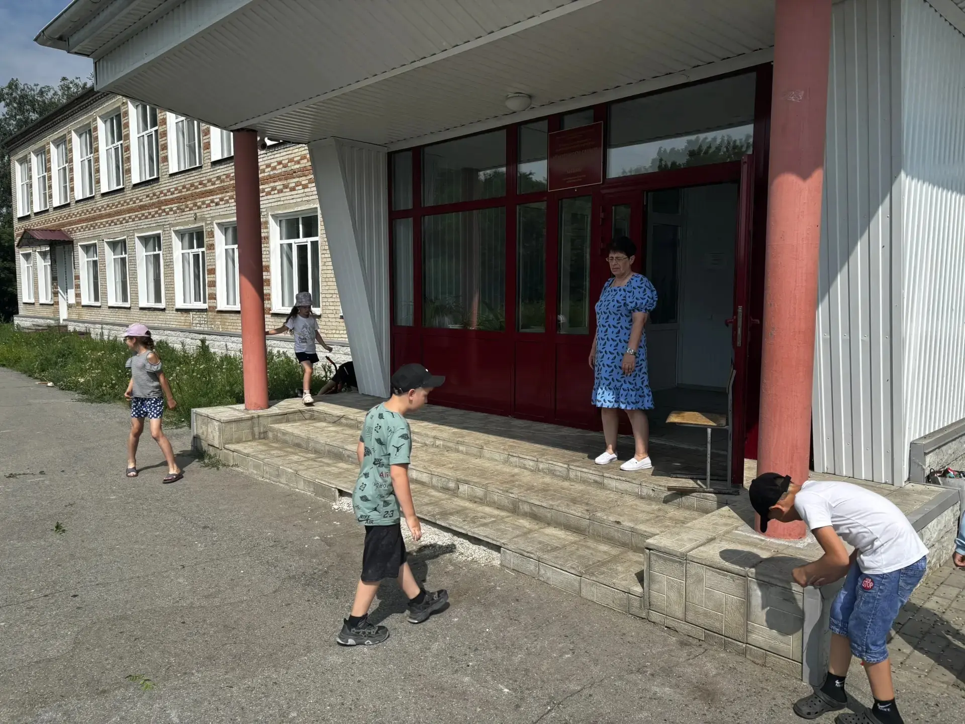 Заключительный день был насыщен мероприятиями. После зарядки и завтрака прошла игровая программа "до
