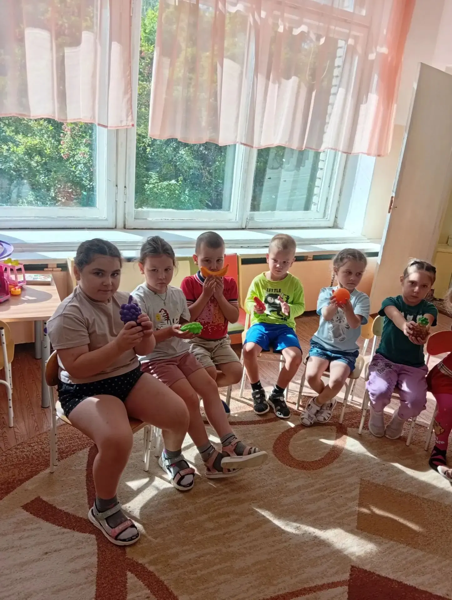 🌟 Ребята из средней группы продолжают увлекательное путешествие в мир овощей и фруктов...