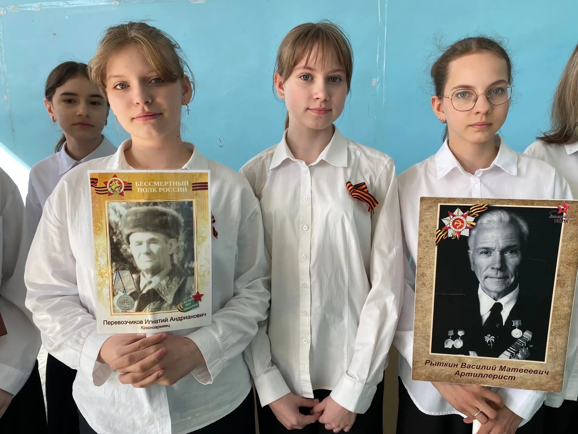 🎖 Мы помним. Мы гордимся.         В преддверии Дня Победы в школе прошли торжественные линейки «Бесс