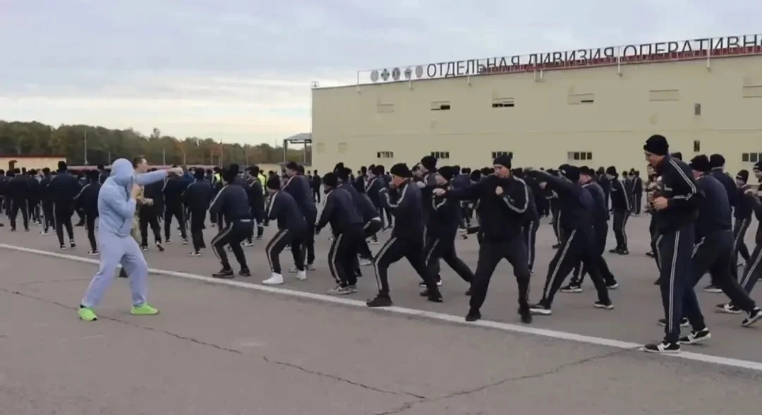 🎉 Спортивно-массовая работа в войсковой части 3500: проверили силу, выносливость и спл...