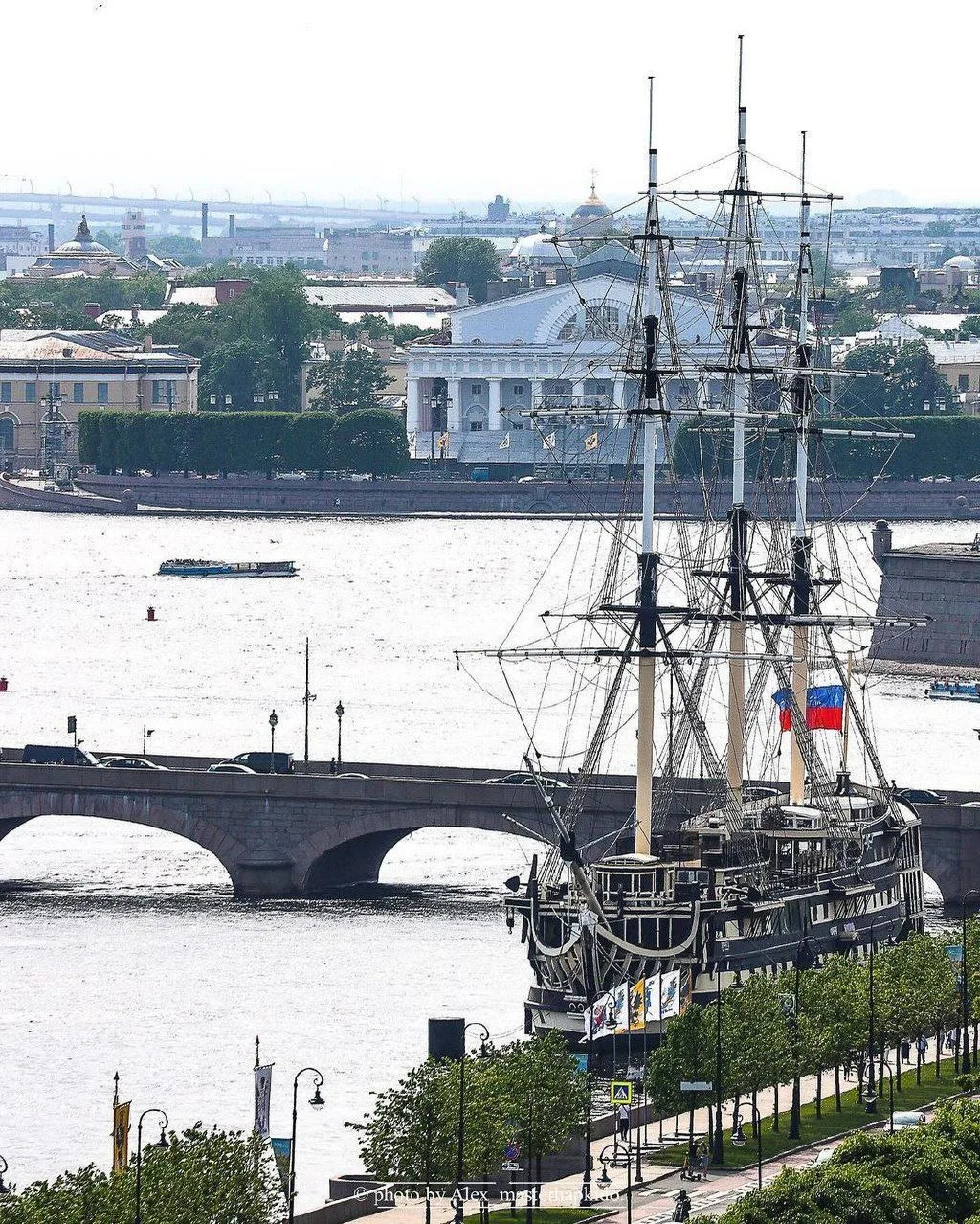 Петровская набережная
