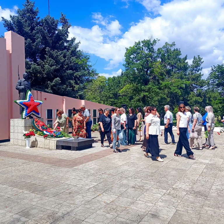 22 июня, в День памяти и скорби, сотрудники МАУК «КДЦ «Мартыновский РДК» приняли участие в организац