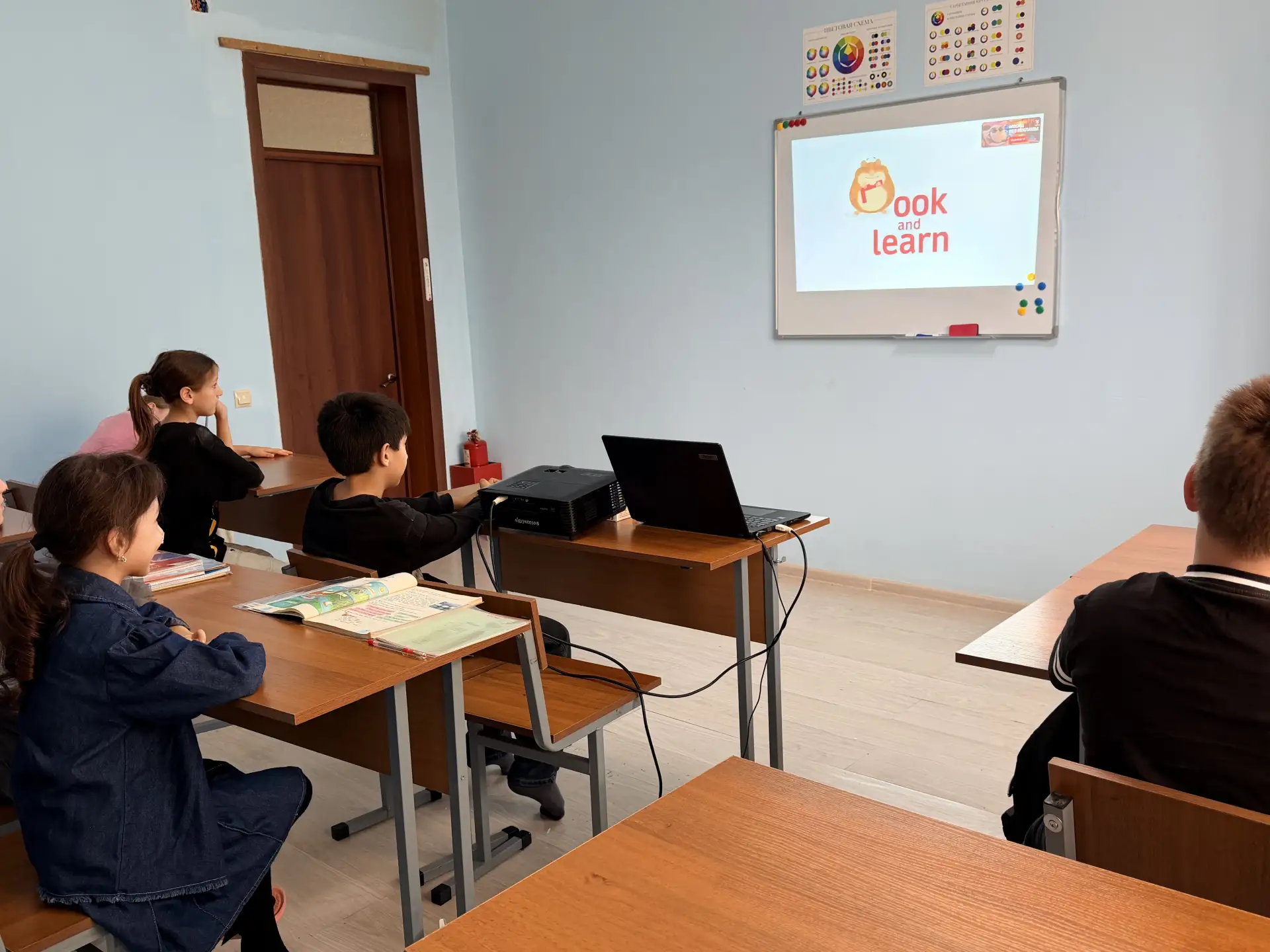Знакомство и закрепление нового материла у обучающихся т/о « Время английского »