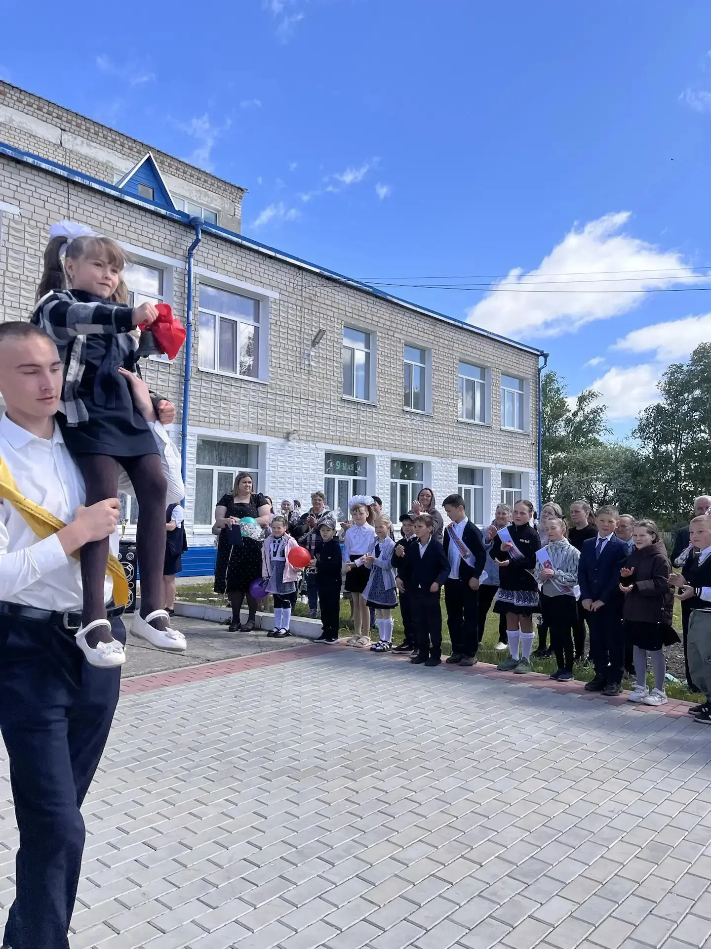 26 мая в МОКУ Старорайчихинской СОШ прозвенел последний звонок. Для выпускников это был...